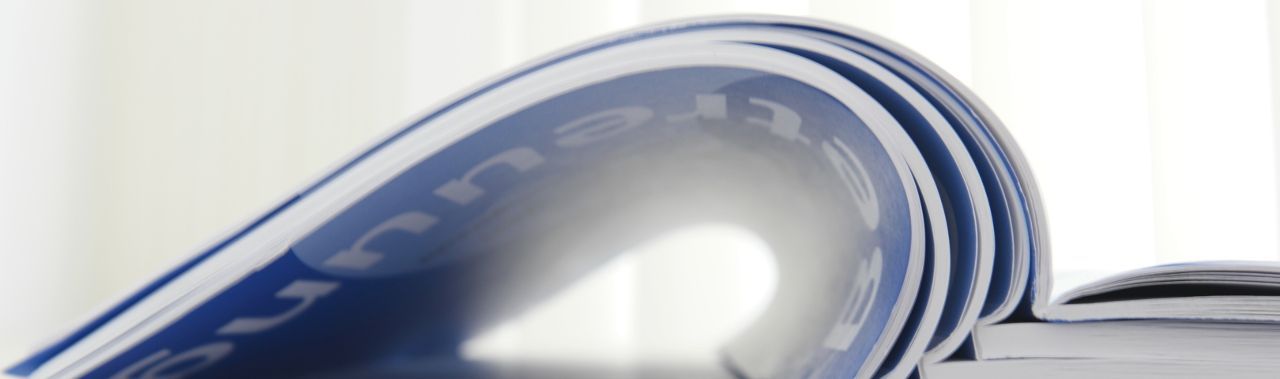 Aufgeschlagene Broschüre